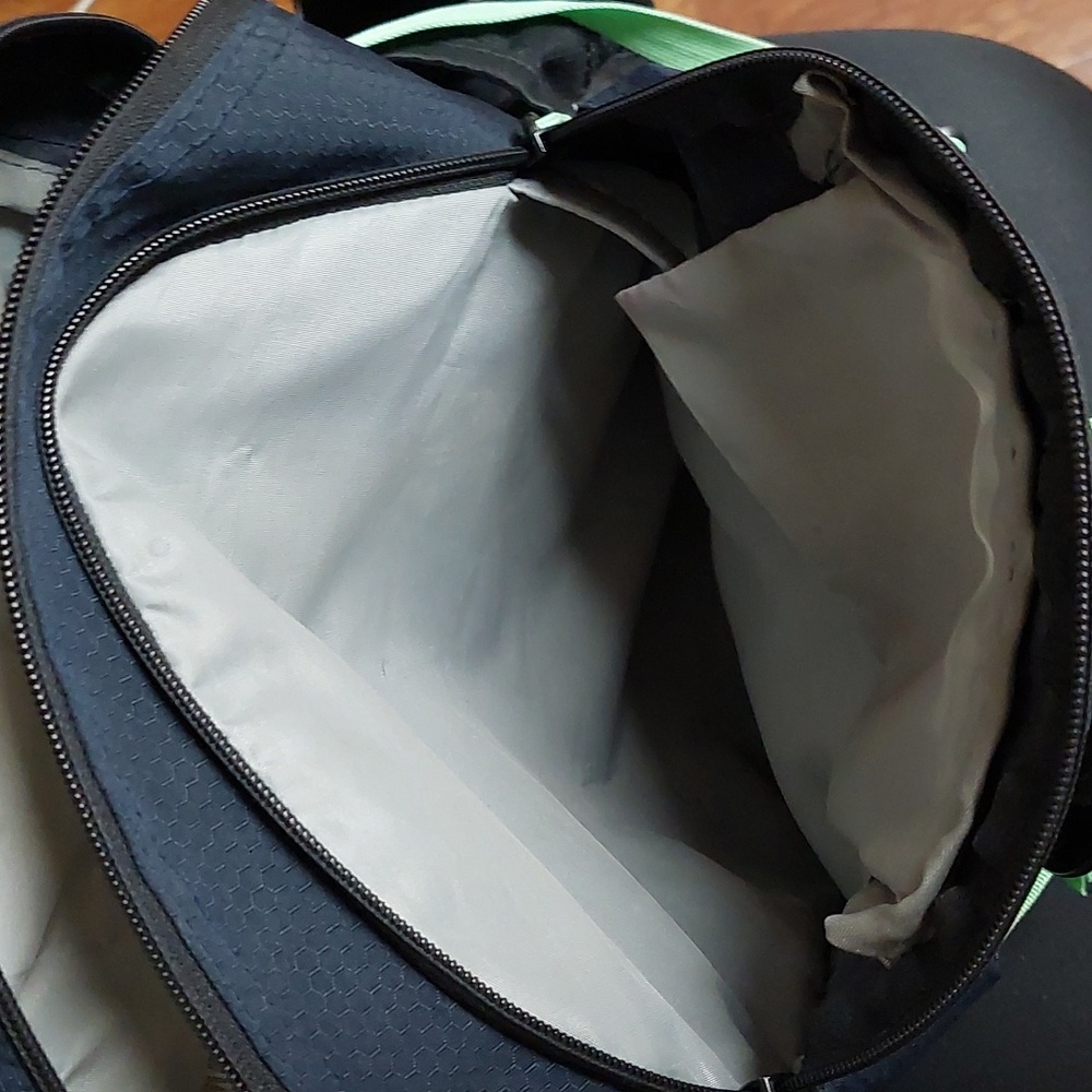 Backpack - Picture 6 of 7